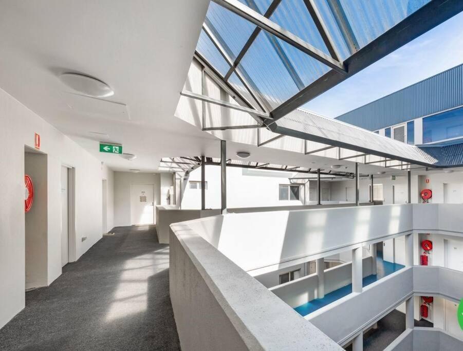 Appartement Qbn Cracker: 2Br, 2Ba, 2 Secure B/ Ment Car Parks à Queanbeyan Extérieur photo