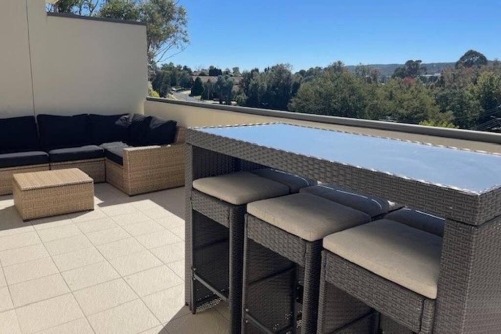 Appartement Qbn Cracker: 2Br, 2Ba, 2 Secure B/ Ment Car Parks à Queanbeyan Extérieur photo
